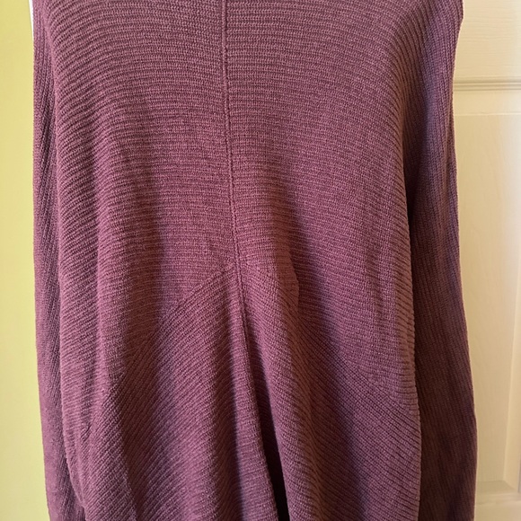 NWOT J Jill v neck - Picture 2 of 4